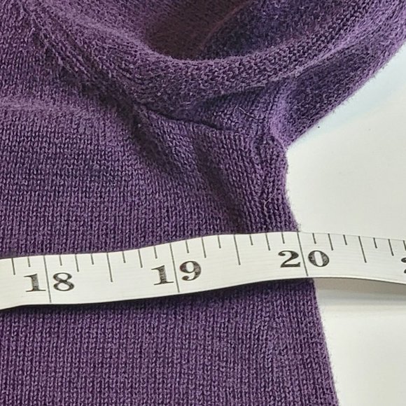 Eight Eight Eight Sweater, Women L, Purple V-Neck w/button, Zipper Pockets, EUC - Picture 8 of 10